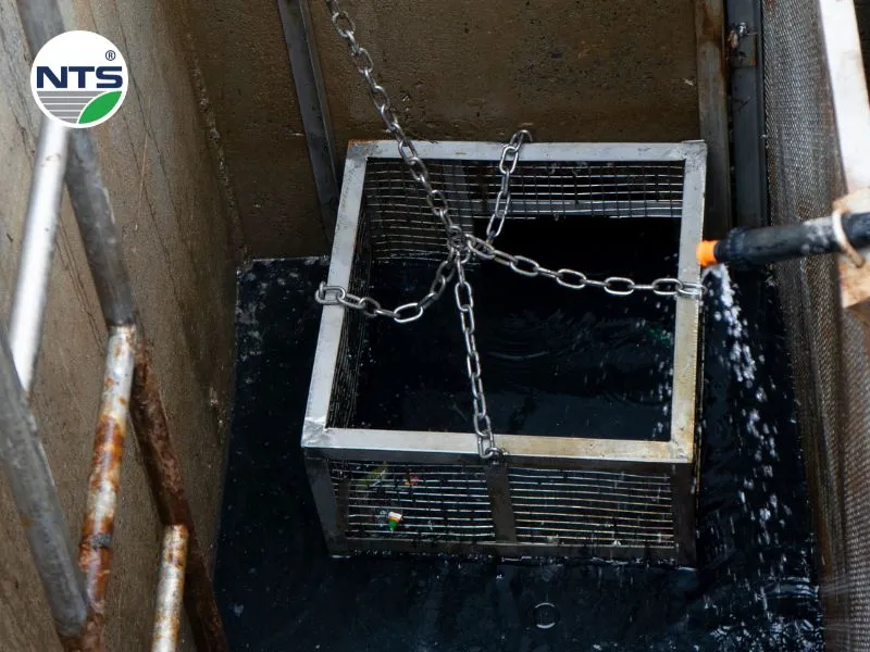 Kiểm tra hệ thống xử lý nước thải FPT