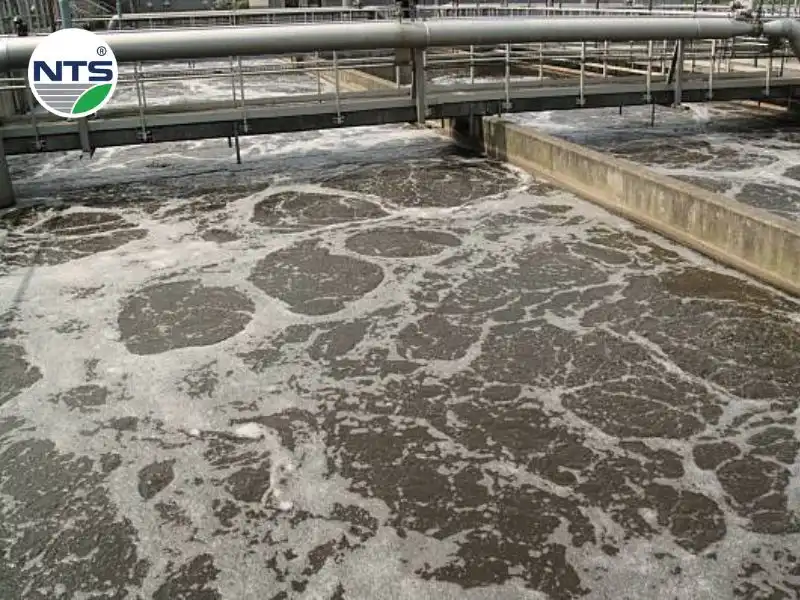 Hình ảnh bể Aerotank đang được vận hành để xử lý nước thải